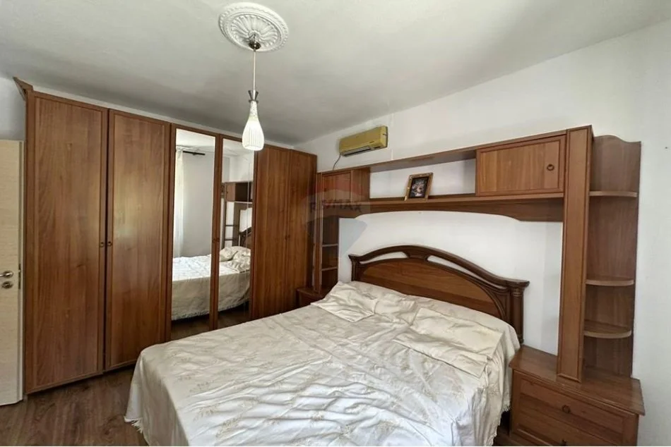 Tirane, jepet me qera 2+1 Kati 2, 70 m² 500 € 