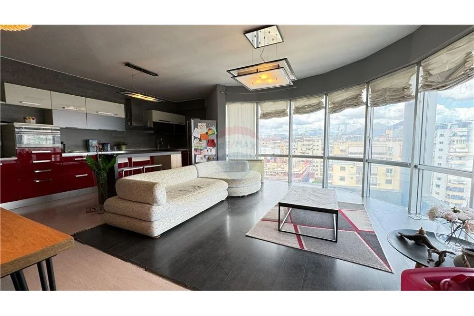 Tirane, jepet me qera apartament 2+1+Ballkon , 138 m² 800 € 