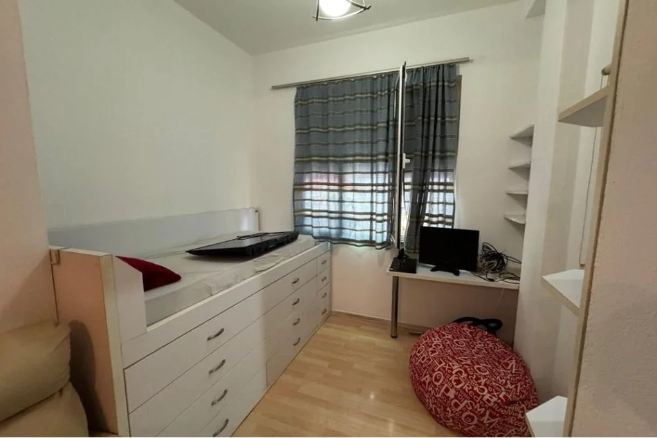 Tirane, jepet me qera apartament 1+1 Kati 2, 64 m² 700 € 