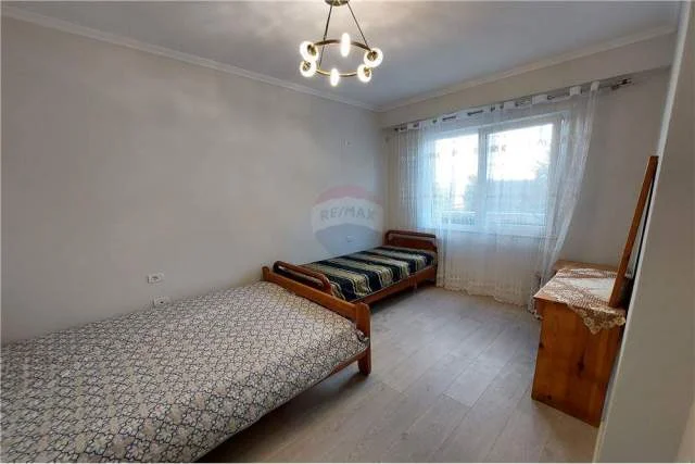 Tirane, jepet me qera apartament 2+1 Kati 1, 112 m² 600 Euro