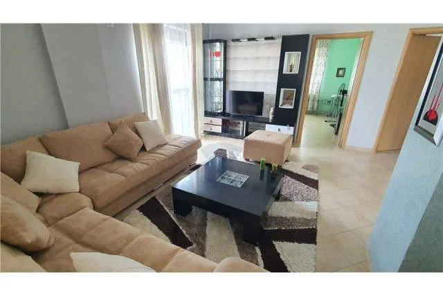 Tirane, jepet me qera apartament 2+1 Kati 7, 98 m² 500 Euro (Kodra e Diellit)