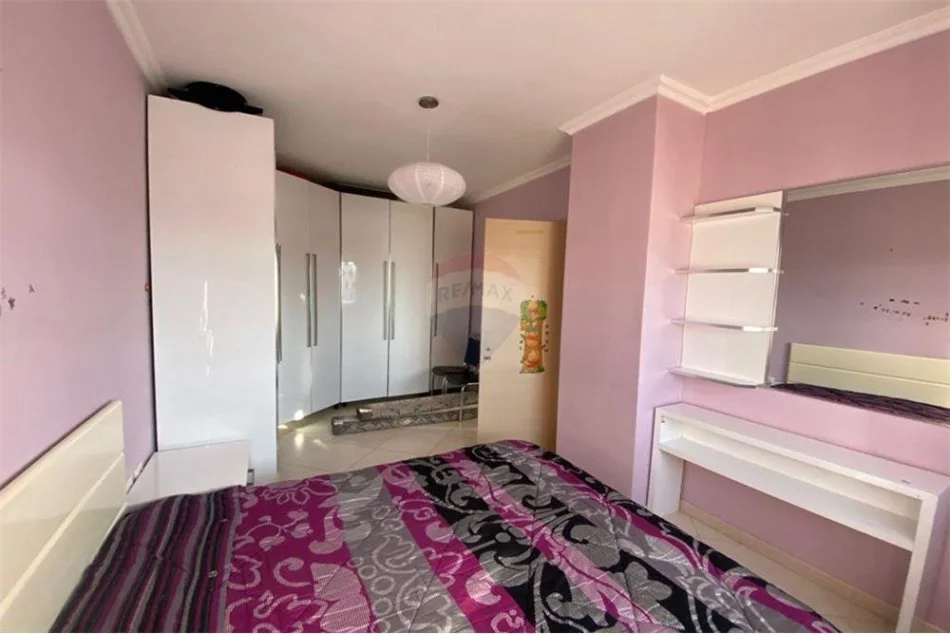 Tirane, jepet me qera apartament 1+1 Kati 4, 77 m² 470 € (APARTAMENT ME QIRA 1+1 TEK SHESHI WILSON)