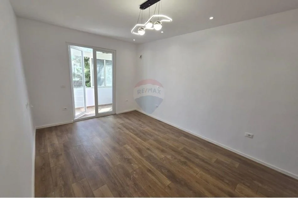 Tirane, shitet apartament 2+1+Aneks+Ballkon Kati 4, 75 m² 185.000 € (rruga Myslym Shyri)