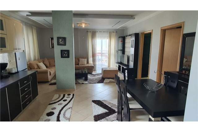 Tirane, jepet me qera apartament 2+1 Kati 7, 98 m² 500 Euro (Kodra e Diellit)