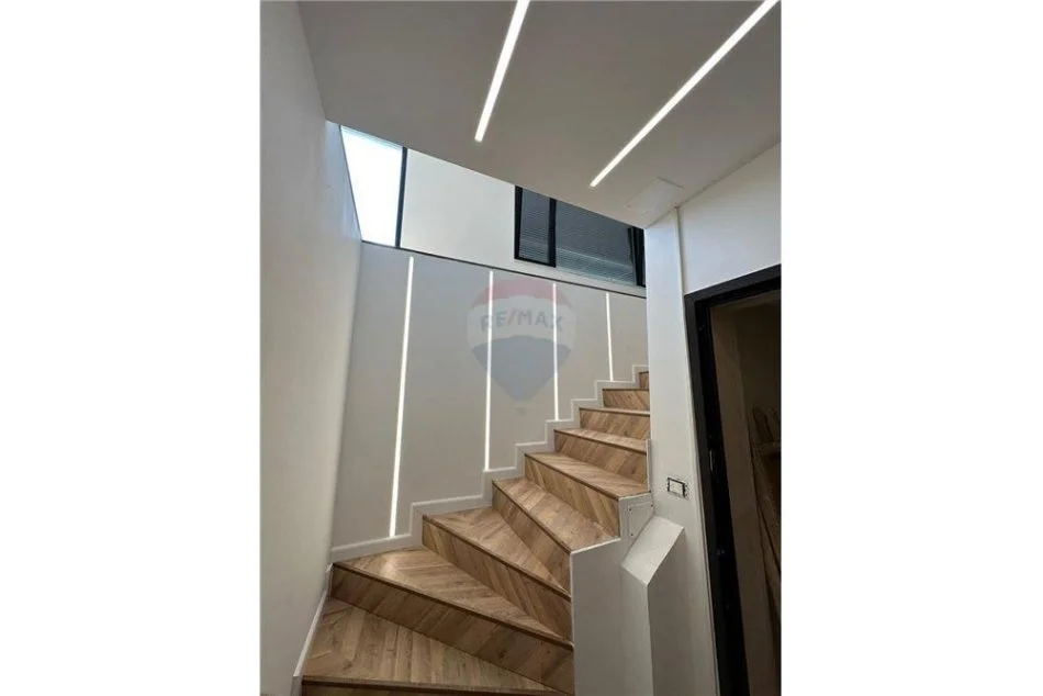 Jepen me qira 620 M2 per zyre 📍 Delijorgji