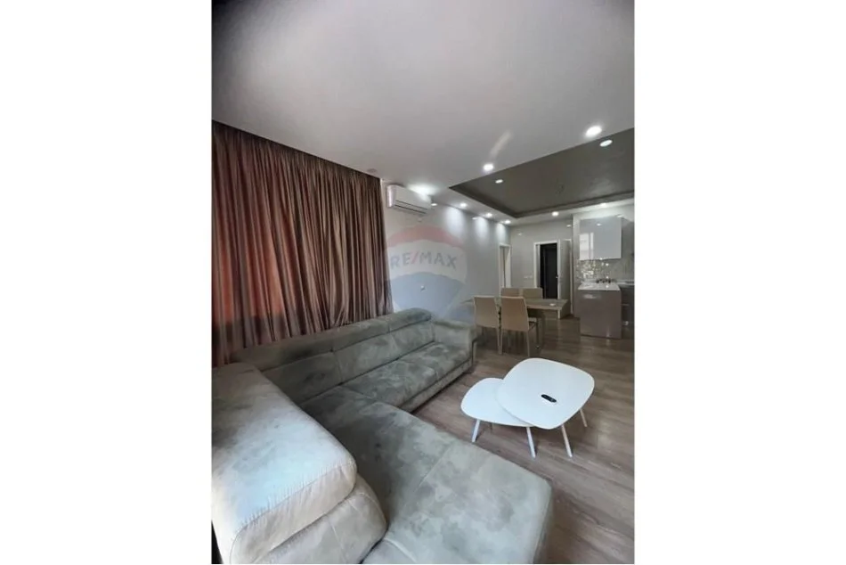 Tirane, jepet me qera apartament 3+1+Ballkon Kati 4, 105 m² 1.200 € (Liqeni i Thate)