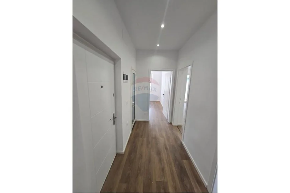 Tirane, shitet apartament 2+1+Aneks+Ballkon Kati 4, 75 m² 185.000 € (rruga Myslym Shyri)