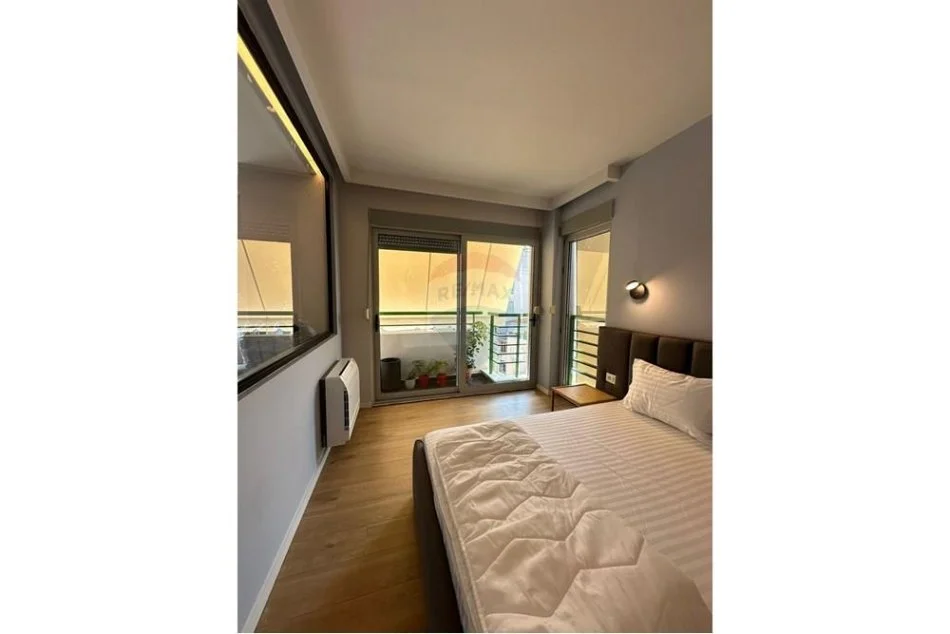 Tirane, jepet me qera apartament 2+1 Kati 10, 74 m² 750 € (Vila gold)