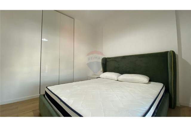 Tirane, jepet me qera apartament 2+1 115 m² 700 Euro (21 Dhjetori)