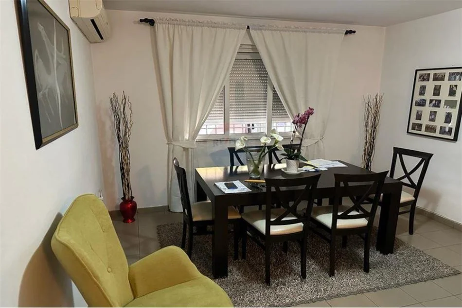 Tirane, shitet apartament 2+1 , 106 m² 140.001 € (Rruga Kavajes Globe)