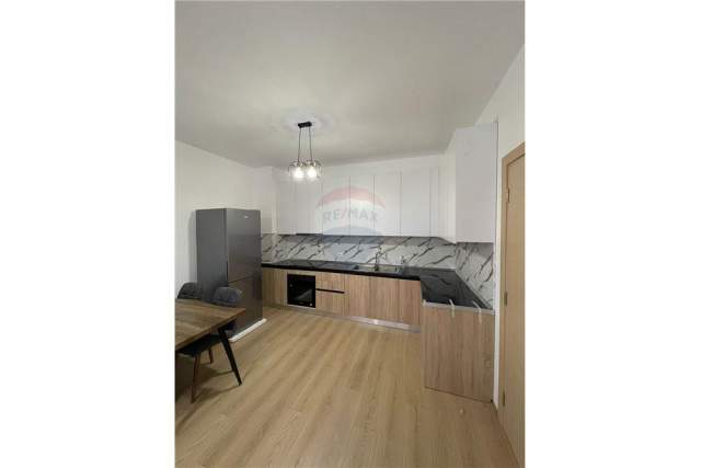 Tirane, jepet me qera apartament 1+1 Kati 4, 71 m² 400 Euro (ARLIS, FARMACIA 10)