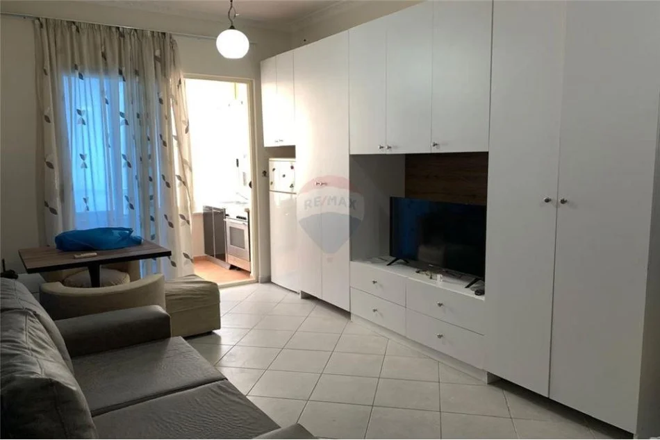 Tirane, jepet me qera apartament 1+1 Kati 5, 34 m² 350 € (astir)