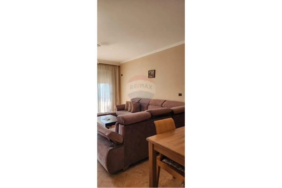 Tirane, jepet me qera apartament 1+1 Kati 9, 73 m² 600 € (Apartament 1+1 per qira, Bllok)