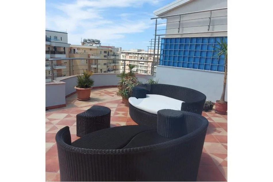 Vlore, shitet apartament+verande | Penthouse 2+1+Aneks+Ballkon , 185 m² 260.000 € (Lungomare)