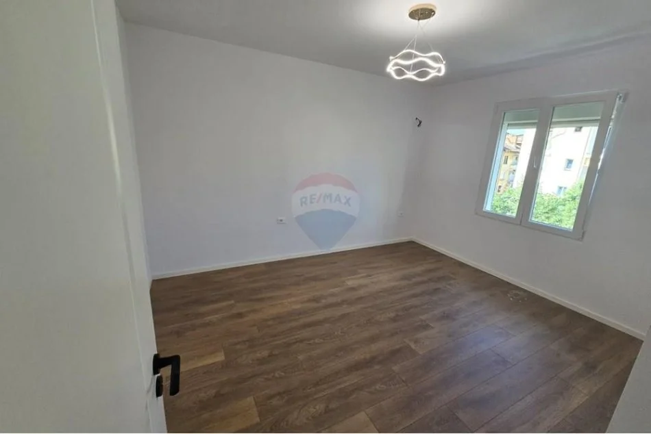 Tirane, shitet apartament 2+1+Aneks+Ballkon Kati 4, 75 m² 185.000 € (rruga Myslym Shyri)