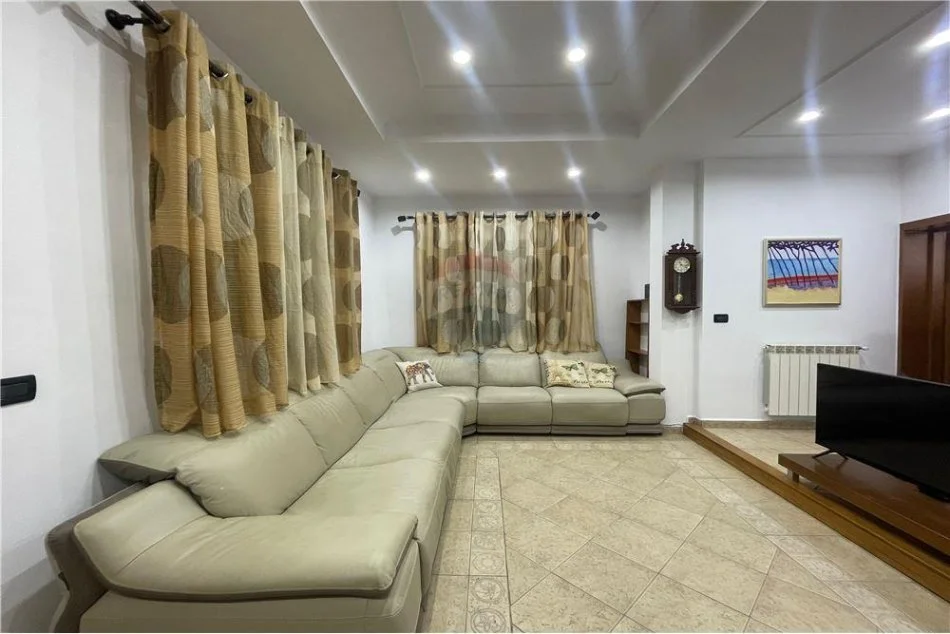 Tirane, jepet me qera 2+1 Kati 4, 85 m² 500 € (rruga osmon myrderizi)