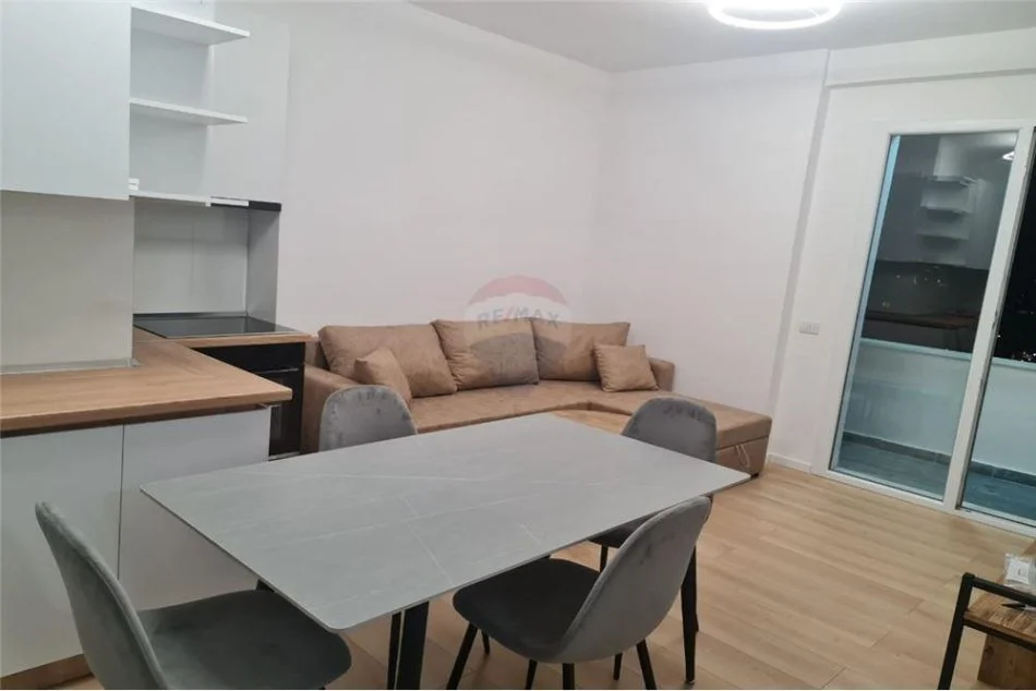 Tirane, jepet me qera apartament 2+1 , 73 m² 650 € (Apartament 2+1 për Qira tek Ish Fusha e Aviacionit)