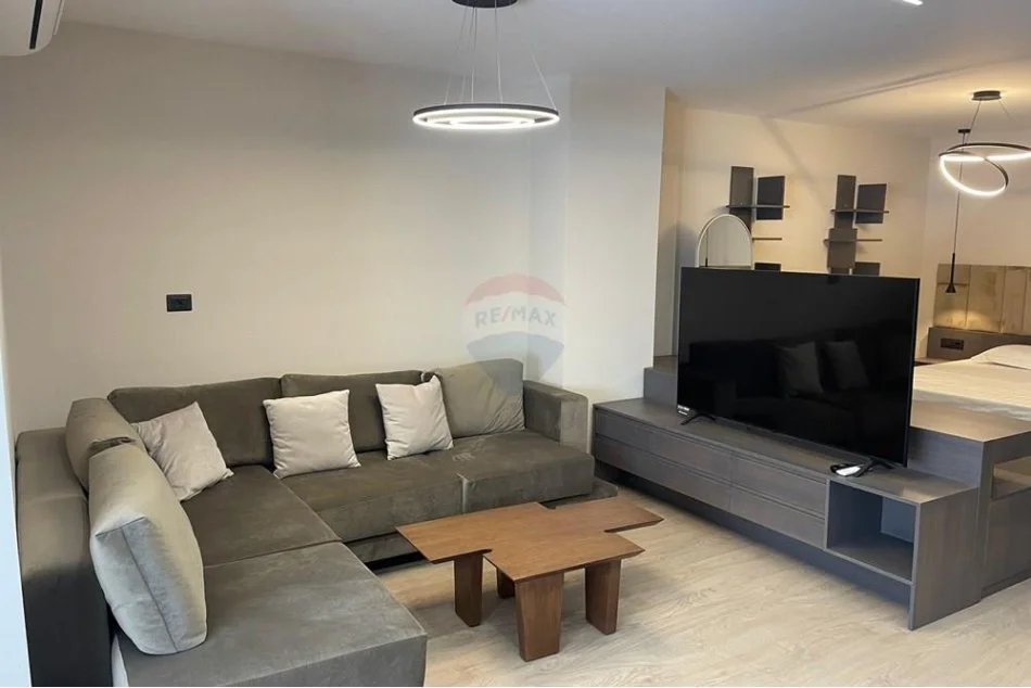 Tirane, jepet me qera apartament te 9 Kateshet , 700 €