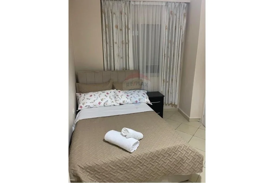 Tirane, jepet me qera 2+1+Aneks+Ballkon Kati 4, 75 m² 601 € (Rruga e Bogdaneve)