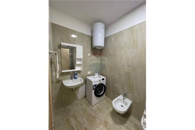 Tirane, jepet me qera apartament 1+1 Kati 4, 71 m² 400 Euro (ARLIS, FARMACIA 10)