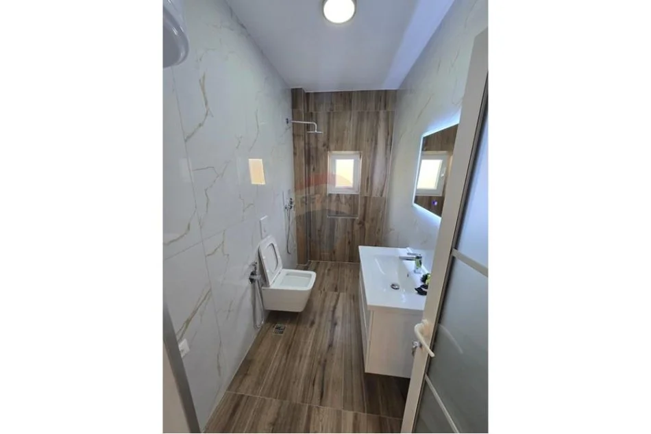 Tirane, shitet apartament 2+1+Aneks+Ballkon Kati 4, 75 m² 185.000 € (rruga Myslym Shyri)