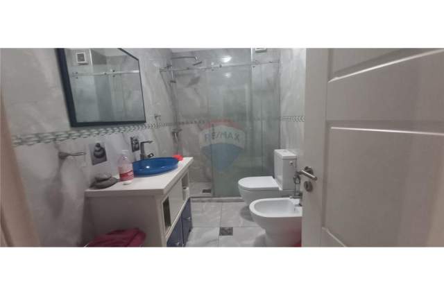 Tirane, jepet me qera apartament 2+1+BLK Kati 3, 115 m² 550 Euro (Komuna e Parisit - Kristal Center)