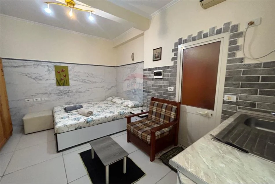 jepet me qera garsonier 1+1 , 45 m² 280 € (Rruga Gjon Mili)