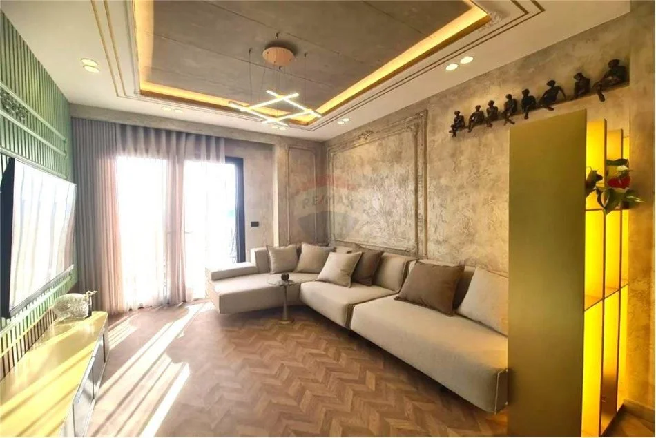 Tirane, jepet me qera apartament 1+1 Kati 20, 77 m² 1.000 € (Rruga Kavajes)