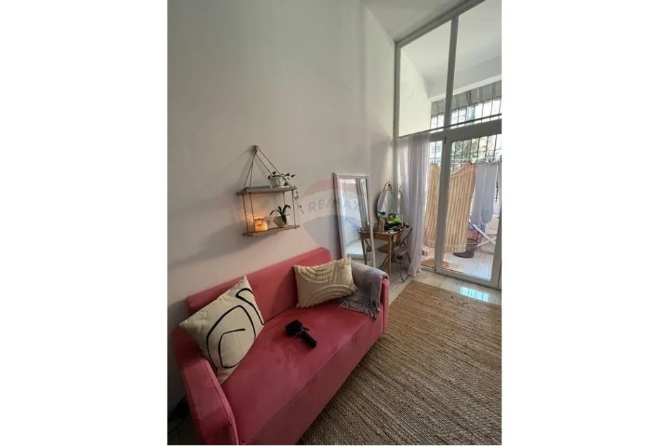 Tirane, shitet apartament duplex 1+1 , 65 m² 75.000 € (Rr. 5 Maji)