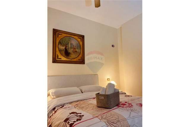Tirane, jepet me qera apartament 1+1+BLK Kati 8, 70 m² 500 Euro (Pazari i Ri)