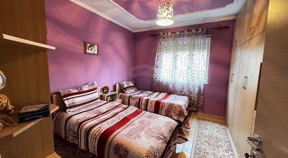 Tirane, jepet me qera 1+1 , 55 m² 380 € (Oxhaku tek Porcelane)