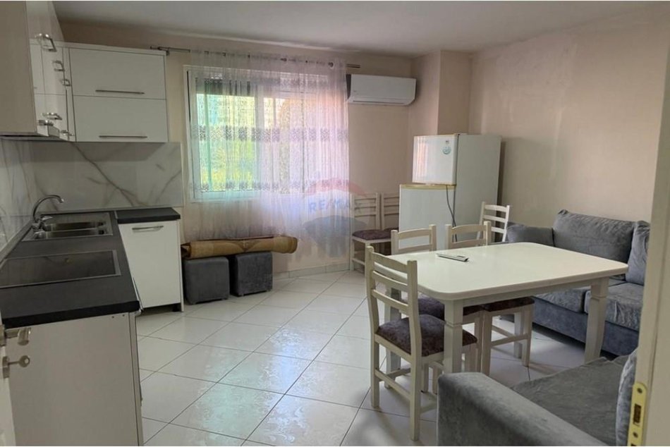 Tirane, jepet me qera apartament 2+1 Kati 1, 130 m² 600 € (Don Bosko)