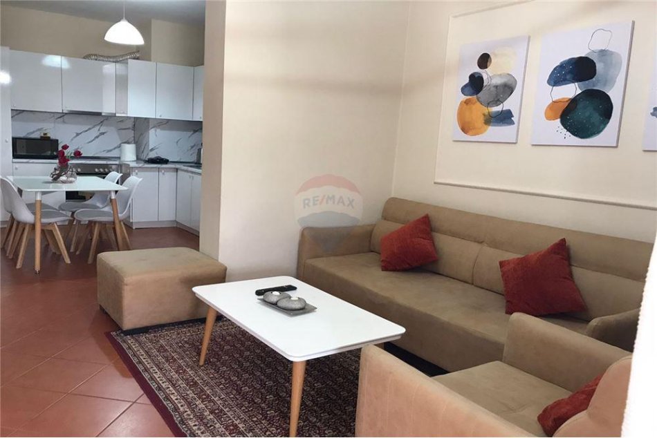 Tirane, jepet me qera 2+1 Kati 7, 82 m² 750 € (Rruga Sami Frasheri)