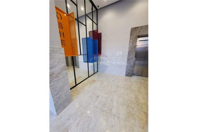 Tirane, jepet me qera zyre 68 m² 600 Euro