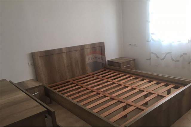 Tirane, jepet me qera apartament 2+1+BLK Kati 5, 92 m² 350 Euro (Foto Xhavella)