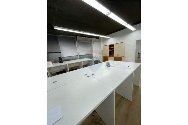 Tirane, shitet zyre Kati 2, 72 m² 143.000 Euro (Petro Nini Luarasi)