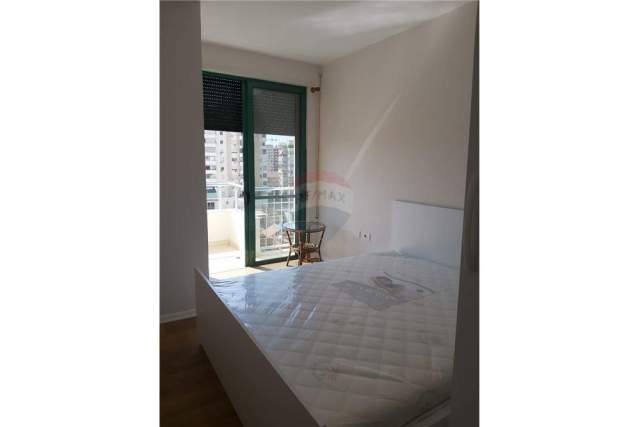 Tirane, jepet me qera apartament 1+1+BLK Kati 4, 50 m² 400 Euro (hoxha tahsim)