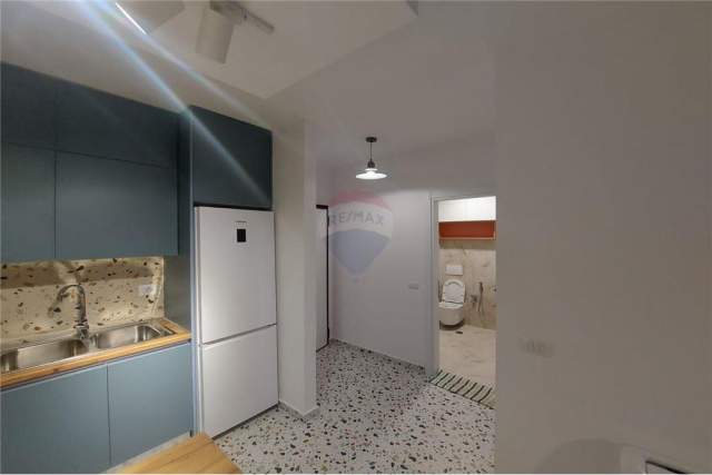 Tirane, jepet me qera apartament 1+1+BLK Kati 3, 55 m² 400 Euro (Fusha Aviacionit)