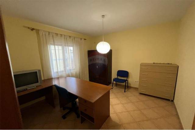 Tirane, jepet me qera apartament 2+1+BLK Kati 2, 80 m² 450 Euro (Myslym Shyri)
