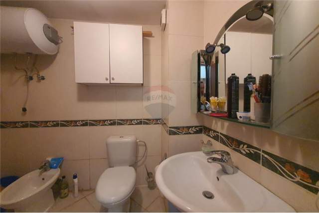 Tirane, jepet me qera apartament 1+1 Kati 14, 62 m² 500 Euro (9 Kateshet)