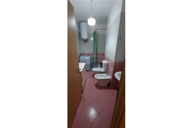 Tirane, jepet me qera apartament 2+1 Kati 7, 80 m² 400 Euro