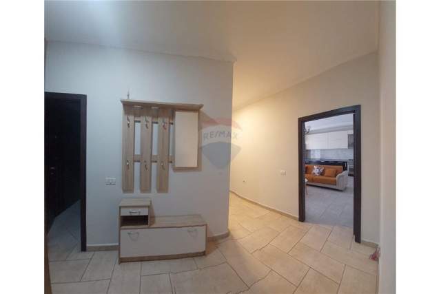 Tirane, jepet me qera apartament 1+1+BLK Kati 8, 67 m² 400 Euro (Hoxha Tahsim)