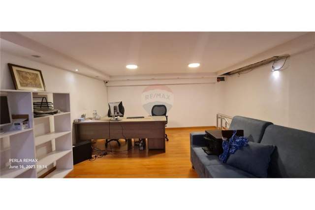 Tirane, jepet me qera ambjent biznesi Kati 0, 45 m² 700 Euro (Rruga e Kavajes)