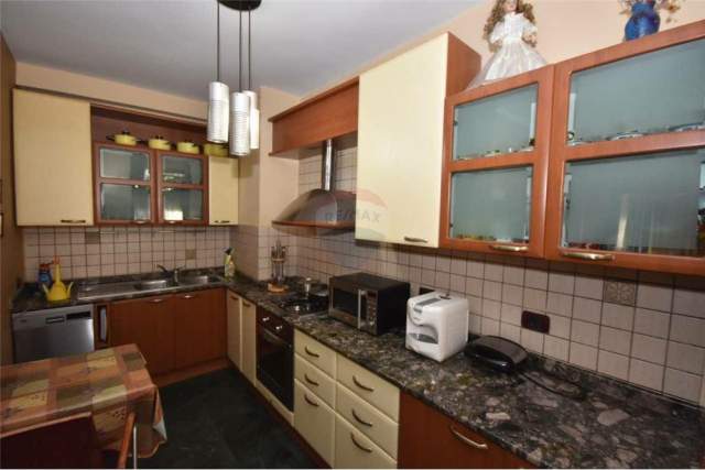Tirane, jepet me qera apartament 2+1+BLK Kati 8, 125 m² 850 Euro (Dervish Hima)