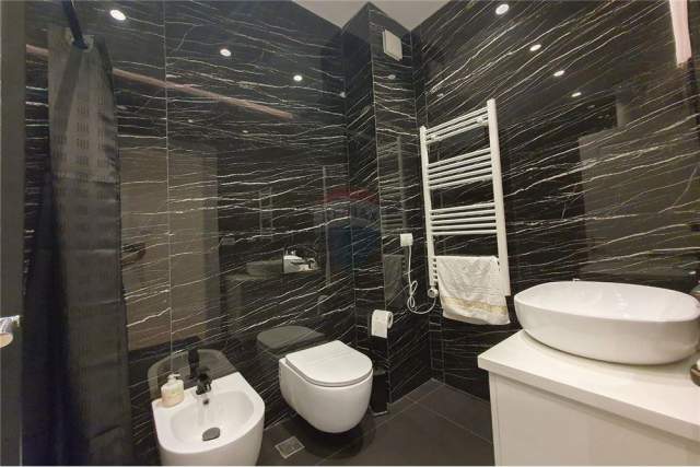 Tirane, jepet me qera apartament 1+1+BLK Kati 6, 70 m² 650 Euro (Kika 2)