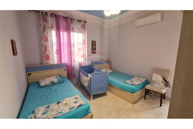 Tirane, jepet me qera apartament 2+1+BLK Kati 8, 87 m² 550 Euro (Isuf Elezi)