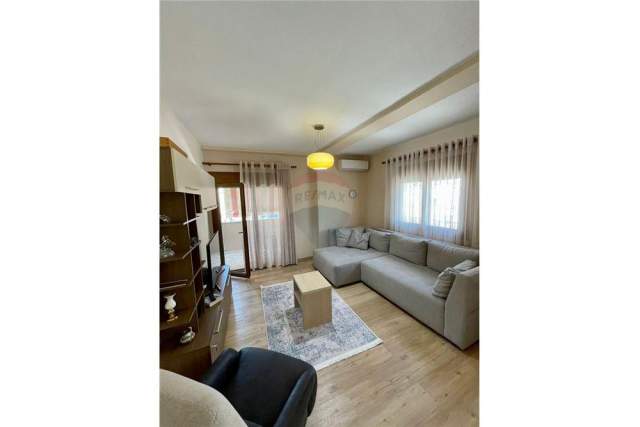 Tirane, jepet me qera apartament 1+1+BLK Kati 9, 78 m² 700 Euro (Myslym Shyri)
