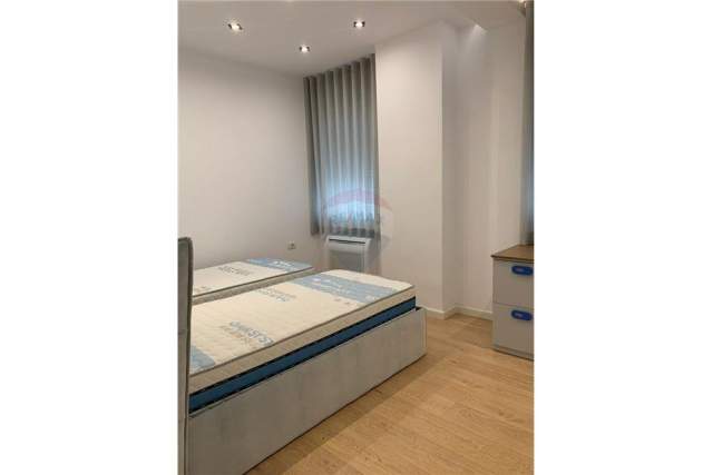 Tirane, jepet me qera apartament 2+1+A+BLK 127 m² 800 Euro