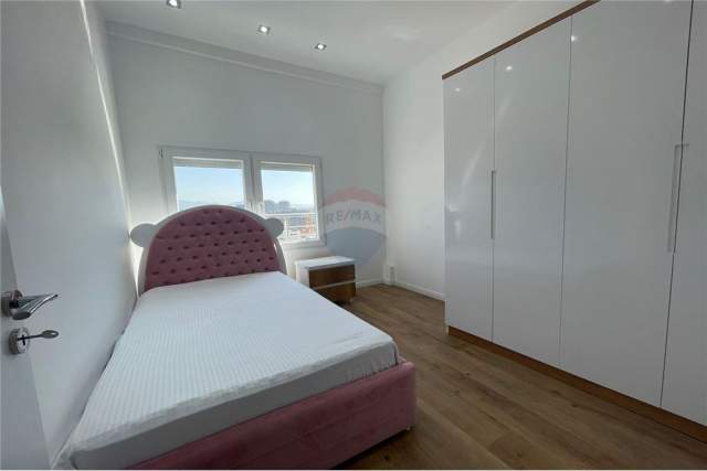Tirane, jepet me qera apartament 2+1 Kati 10, 100 m² 750 Euro