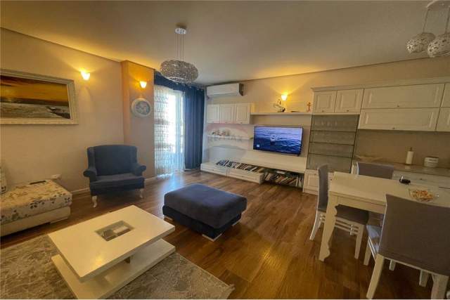 Tirane, jepet me qera apartament 2+1+BLK Kati 5, 105 m² 700 Euro (Rruga Qemal Stafa)